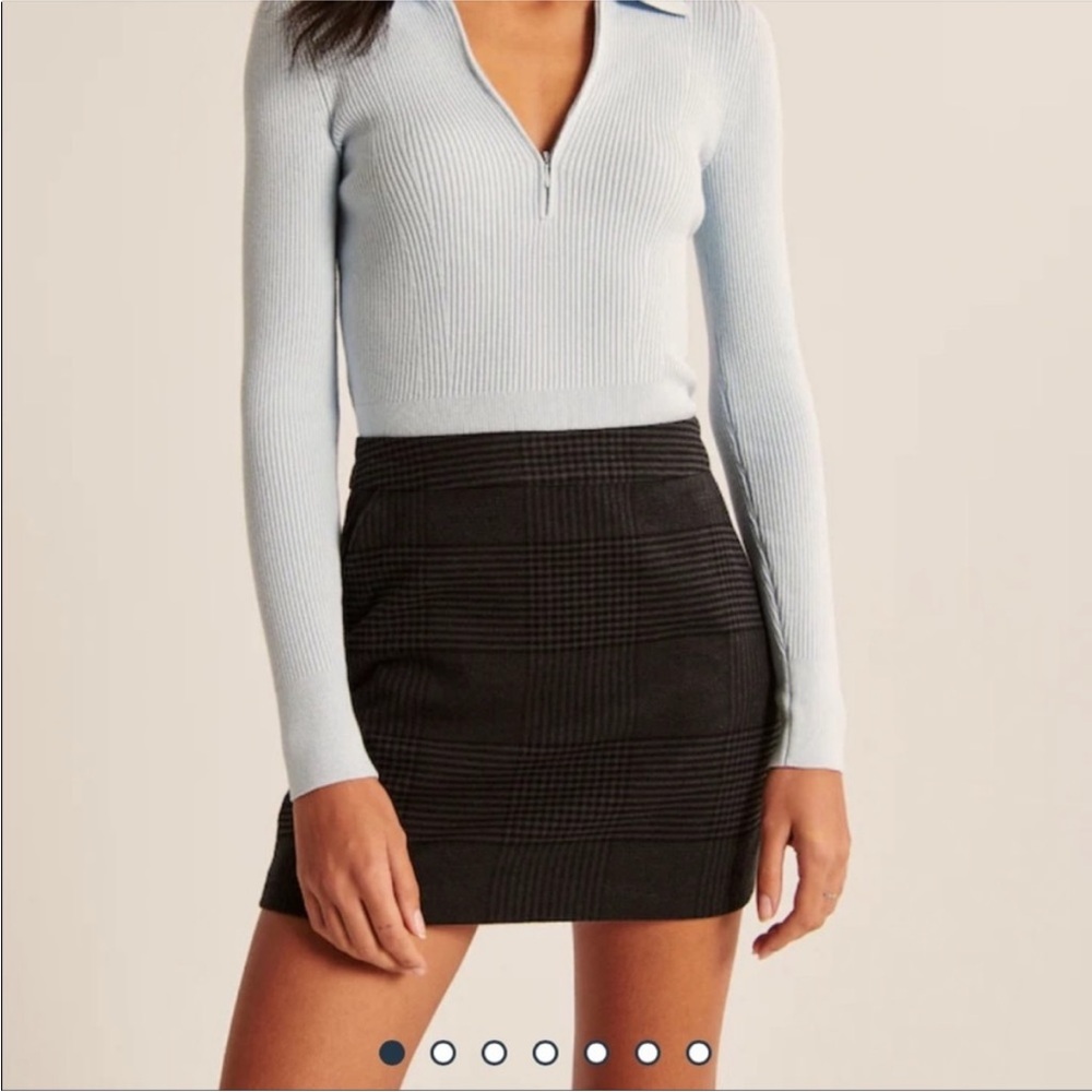 Plaid Abercrombie black and grey skort - small
